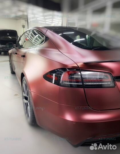 Доводчики дверей на Tesla Model S