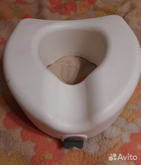 Насадка на унитаз после операции