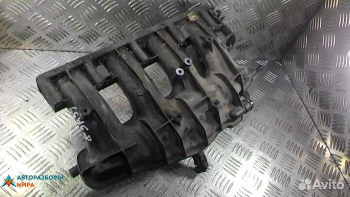 Коллектор впускной Volkswagen Golf 5 2005