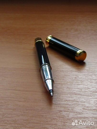 Шариковая ручка 