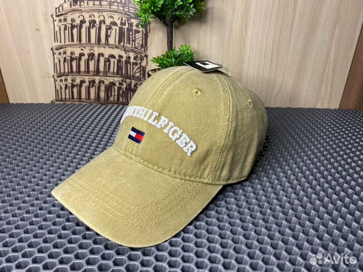 Бейсболка Tommy Hilfiger бежевая