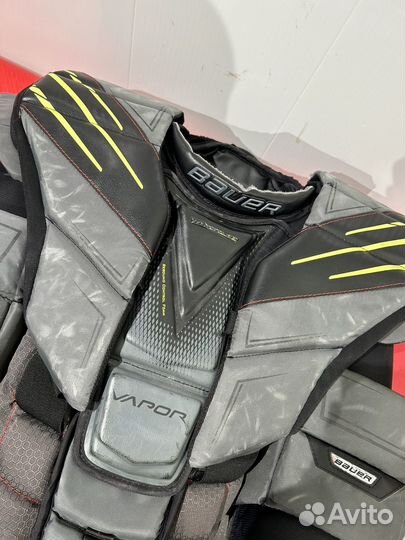 Вратарский нагрудник Bauer Vapor Hyperlite Sr S