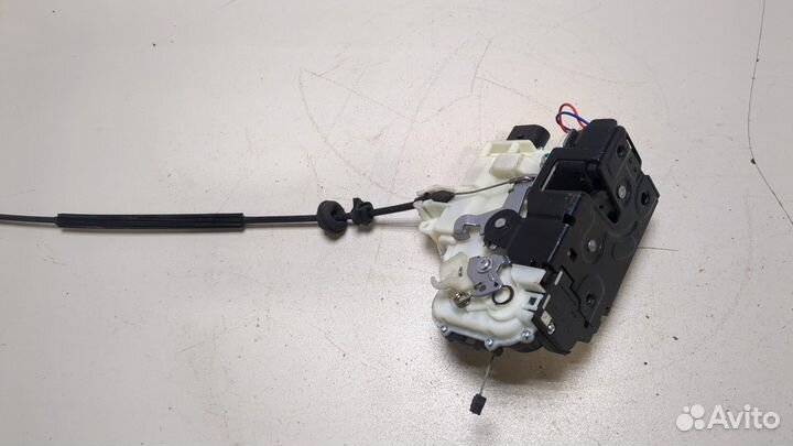 Замок двери левый передний Volkswagen Golf 4