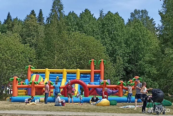 Аренда надувных батутов, праздник с батутом