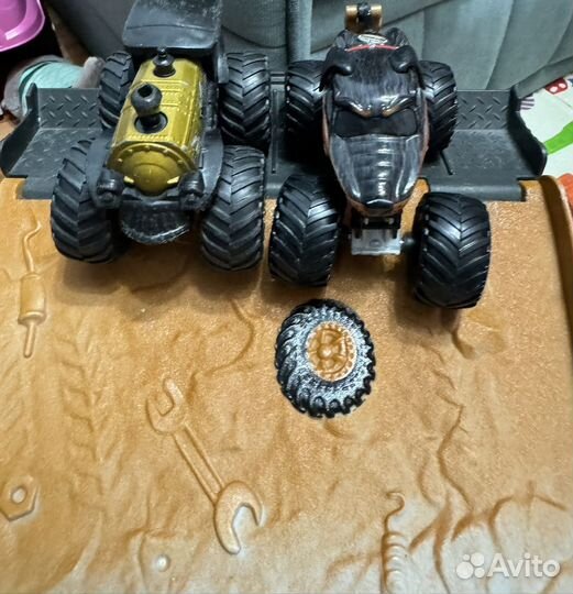 Hot wheels монстер трак