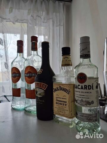 Пустые бутылки Bacardi Carta Blanca