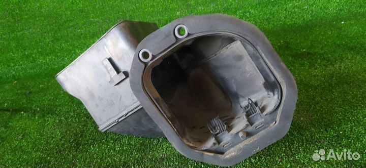 Воздухозаборник Volkswagen Touareg BKJ 2004