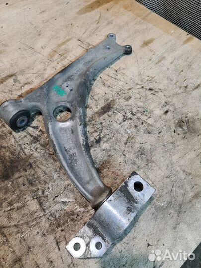 Рычаг передний VW Passat CC B6