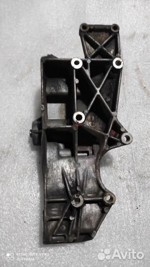 Кронштейн генератора,гур Volkswagen Passat b5 awt