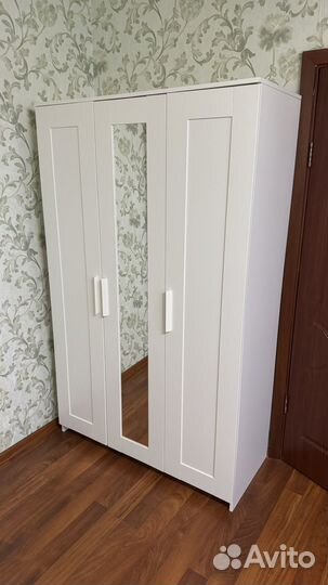 Шкаф распашной