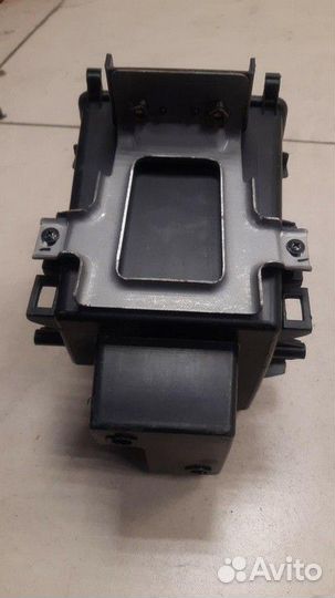 Ниша подлокотника Hyundai Solaris