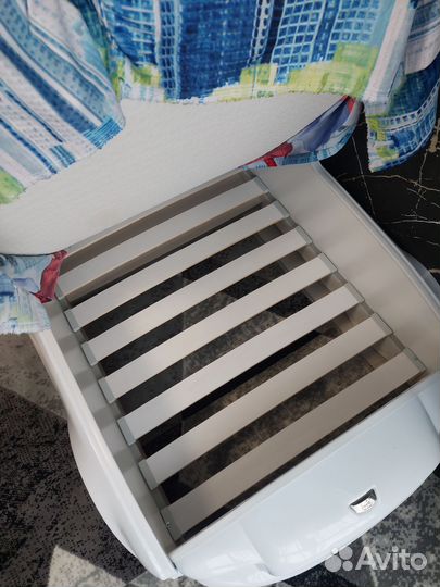 Детская кровать машина