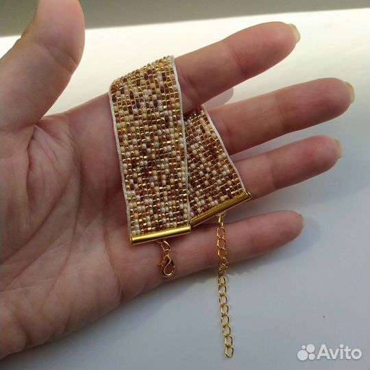Браслет из бисера золотой