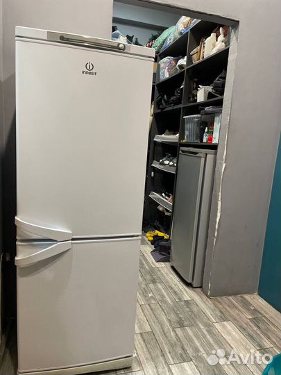 Холодильник indesit