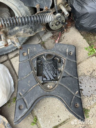 Пластик suzuki lets