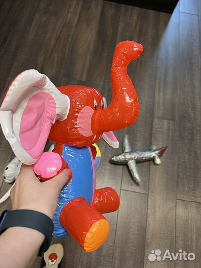 Детские шапочки для бассейна и надувные игрушки