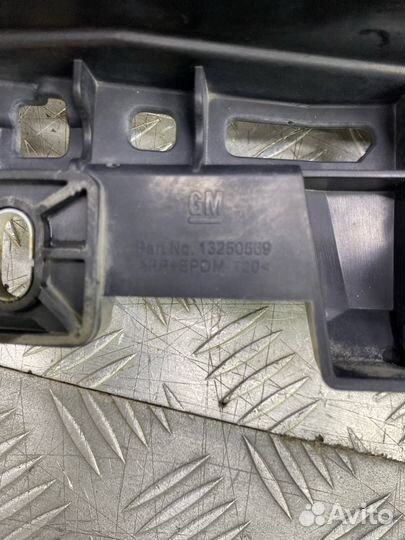 Б/У накладка замка капота (телевизора) Opel