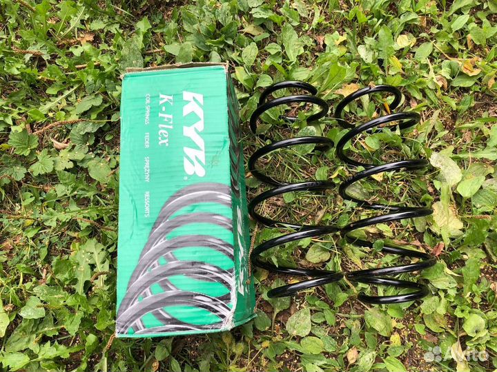 Пружины передние KYB RA1814