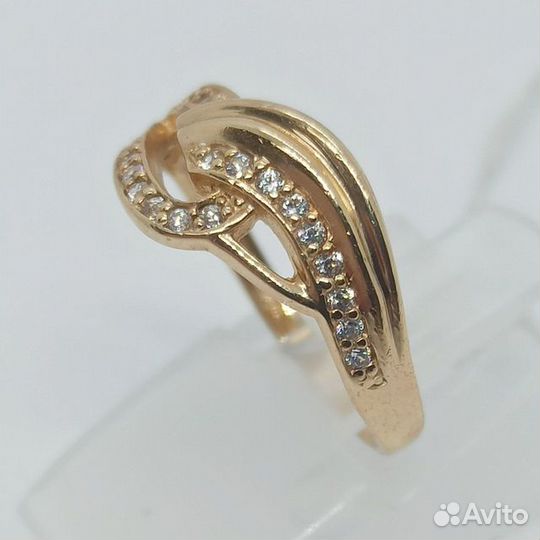 Кольцо с синтетическим камнем Золото