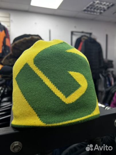 Двухсторонняя шапка от Burton Оригинал