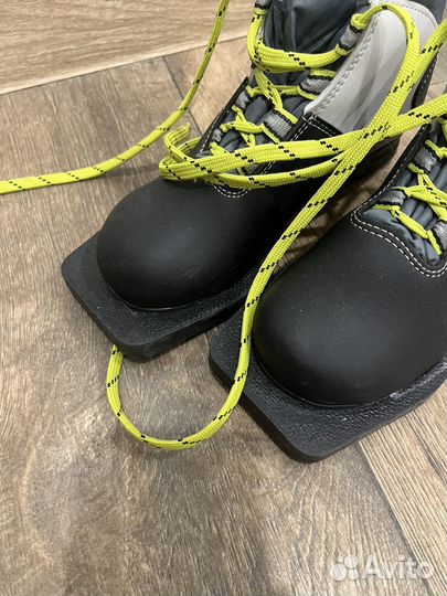 Лыжные ботинки детские 31 размер