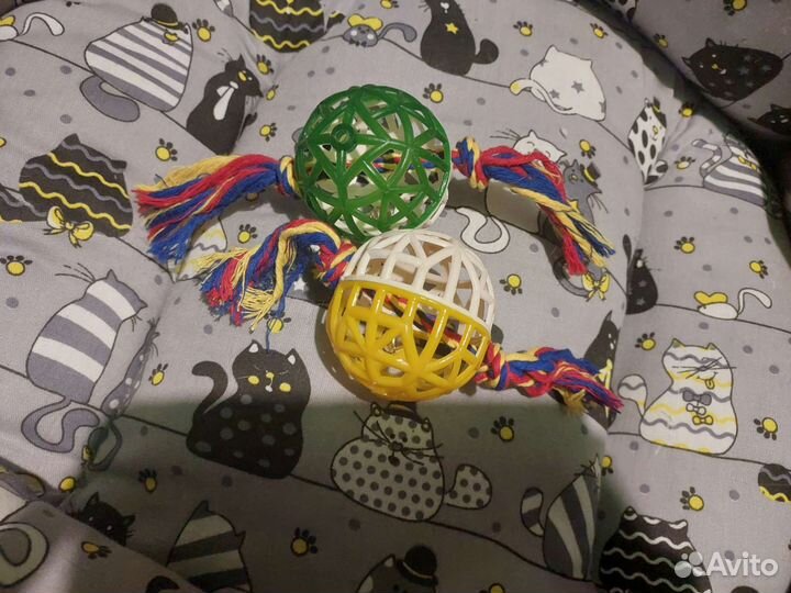 Лежанка для кошек