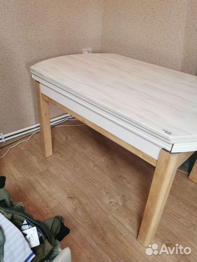 Кухонный стол