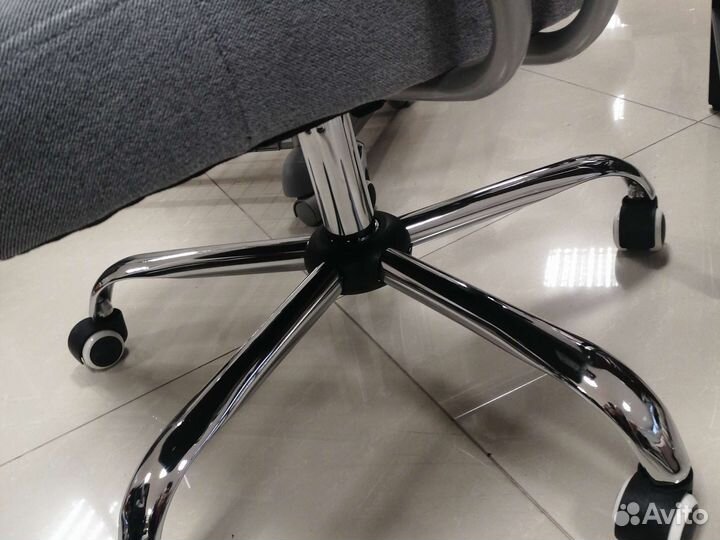 Офисное кресло руководителя