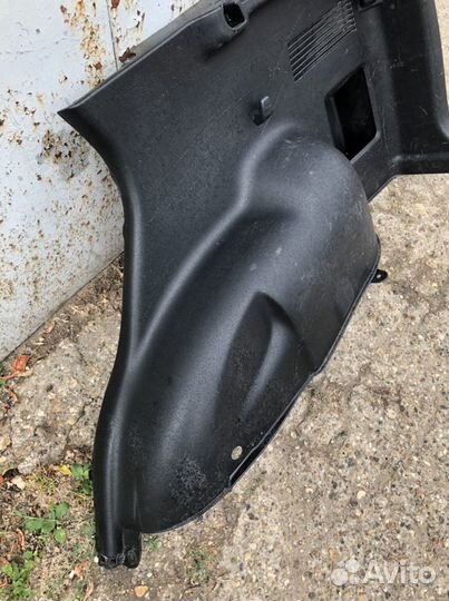 Обшивка багажника правая Сузуки Гранд Витара