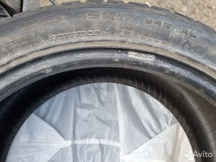 Nokian Tyres Hakkapeliitta R2 225/45 R17 94