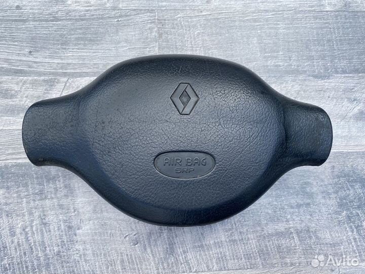 Рено Логан Airbag