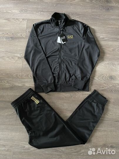 Мужской спортивный костюм EA7