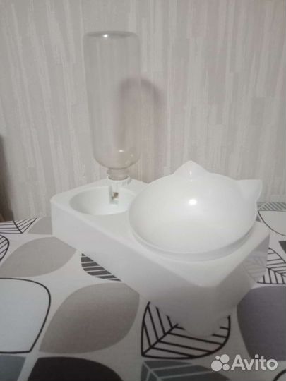 Миска с поилкой для кошек