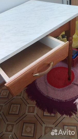 Кухонный стол