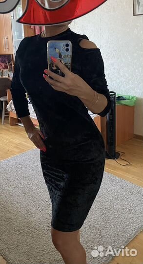 Платье бархатное, 42-44 размер