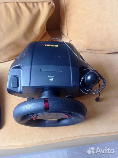 Игровой руль logitech momo racing