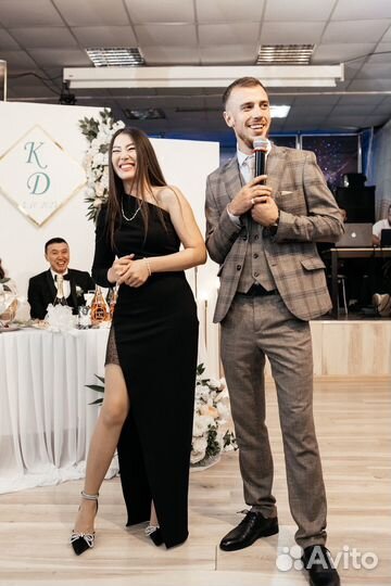 Ведущий на свадьбу на 2х языках
