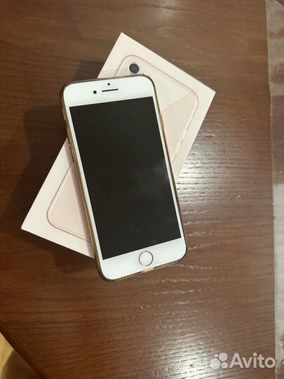 Телефон iPhone 8 64 gb