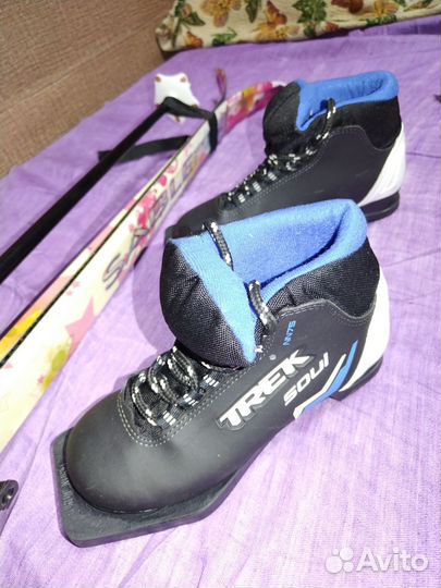 Лыжные ботинки, палки, лыжи