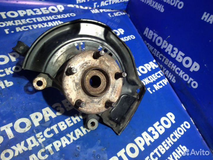 Передний левый поворотный кулак Toyota Estima