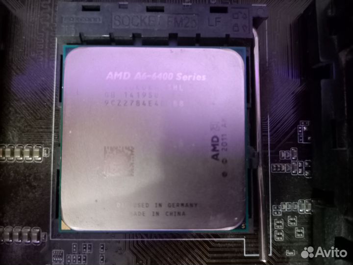 Материнская плата с процессором и памятью