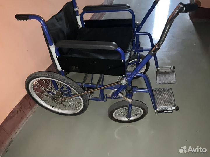 Инвалидное кресло с ручным приводом,костыли