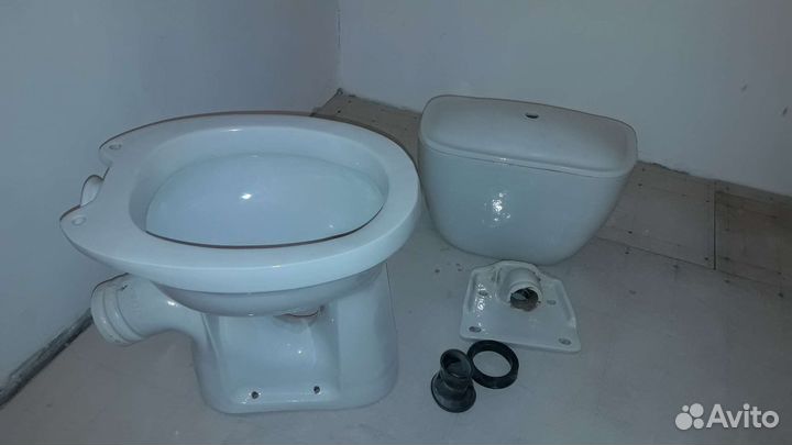 Унитаз с бачком