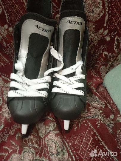 Коньки хоккейные