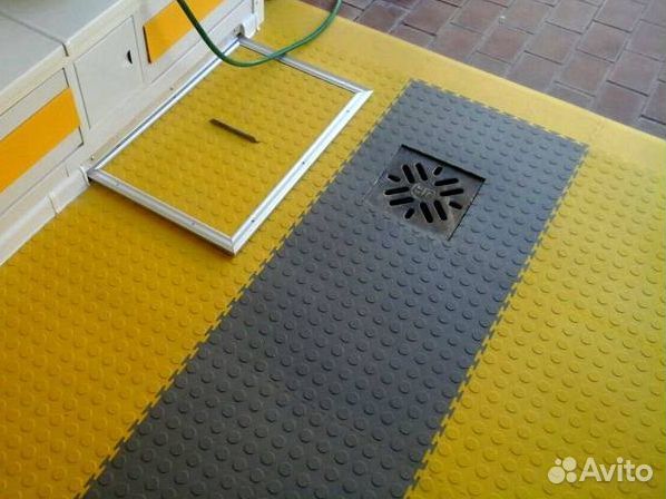 Модульная плитка пвх черный желтый цвет