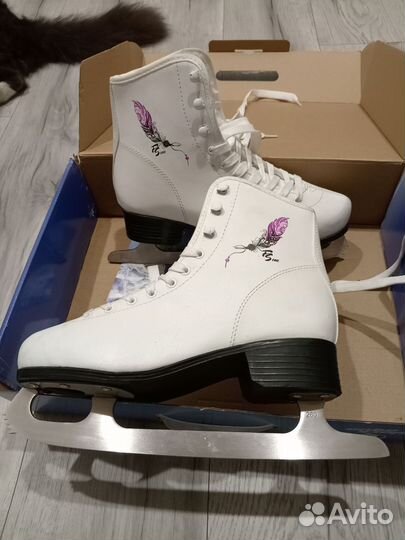 Коньки фигурные женские 41 размер