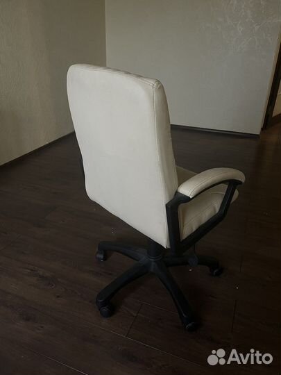 Продается офисное кресло