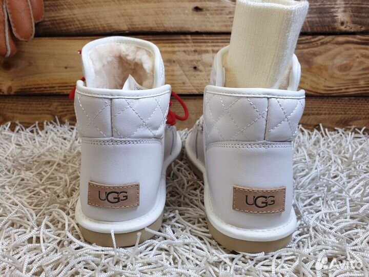 UGG Lodge Mini Leather