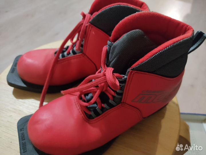 Лыжные ботинки 34 и 38 размеры