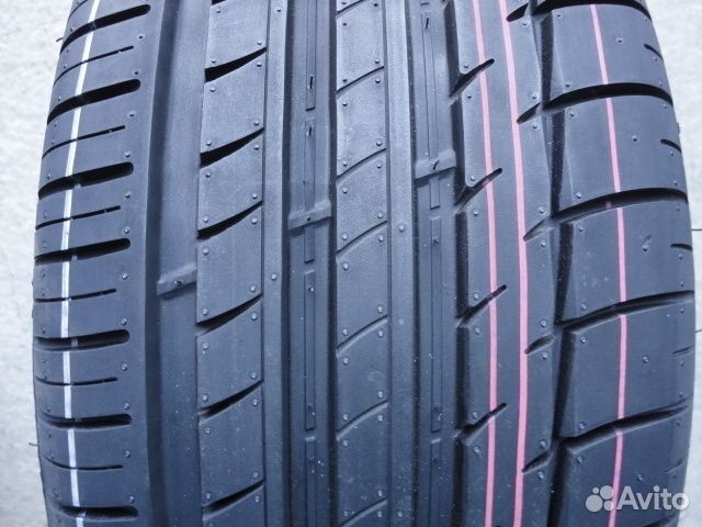 Triangle Sports TH201 235/40 R19